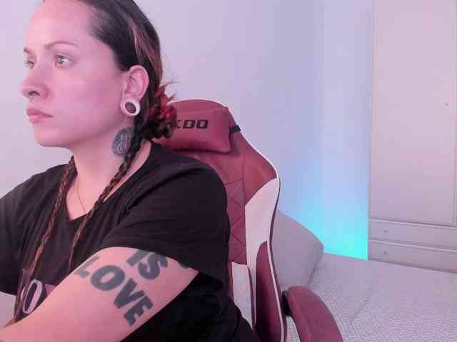 DominaDeivis webcam