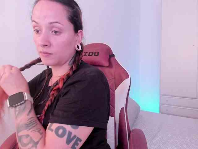 DominaDeivis webcam