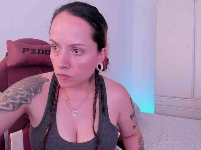 DominaDeivis webcam