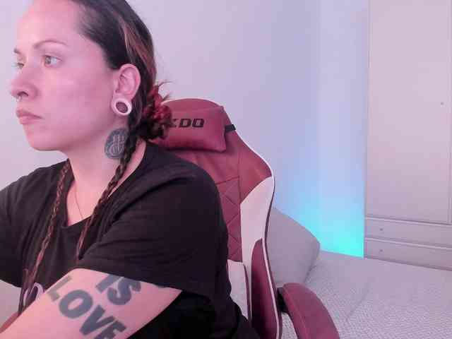 DominaDeivis webcam