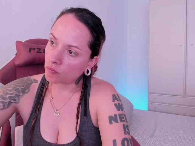 DominaDeivis webcam