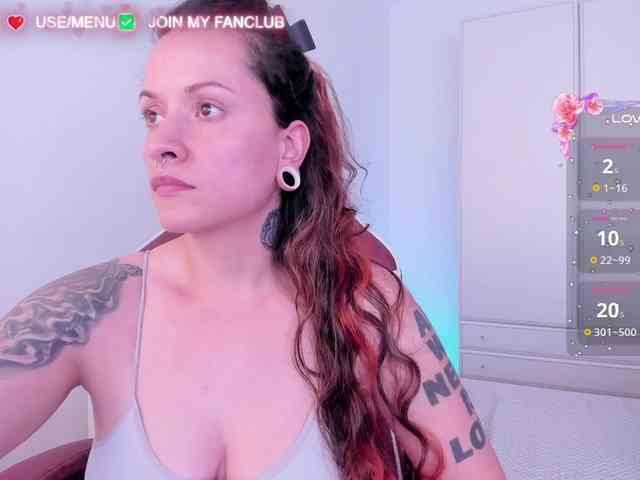 DominaDeivis Live Webcam on BongaCams