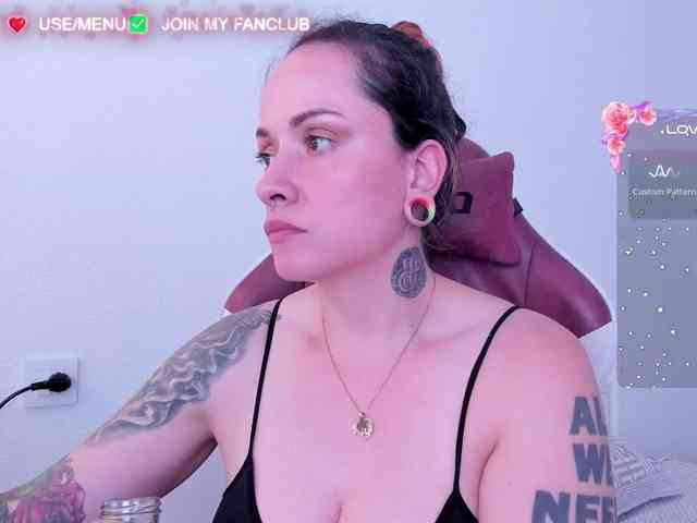 DominaDeivis webcam