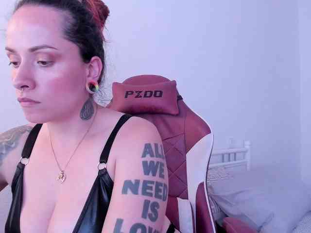 DominaDeivis webcam