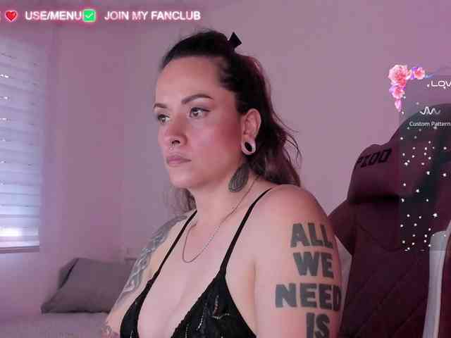 DominaDeivis webcam