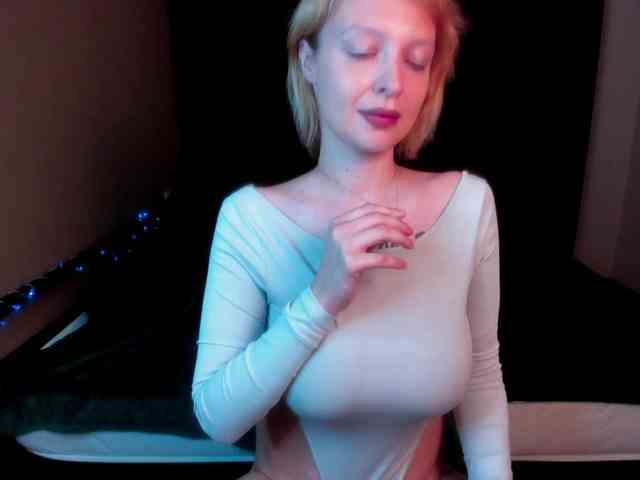 MistikDoll webcam