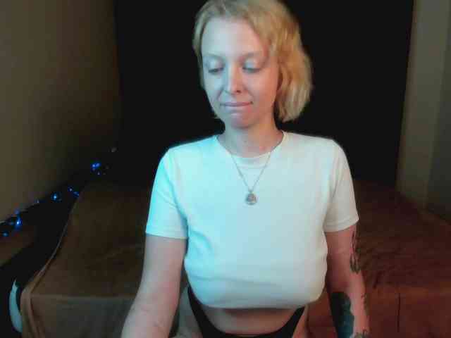 MistikDoll webcam