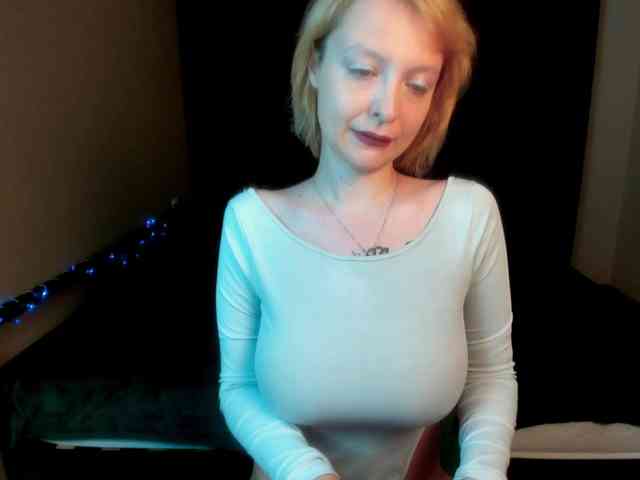 MistikDoll webcam