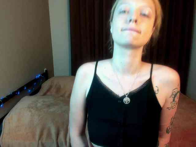 MistikDoll webcam