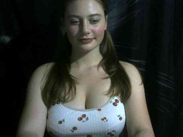 Lizzie0Saint webcam