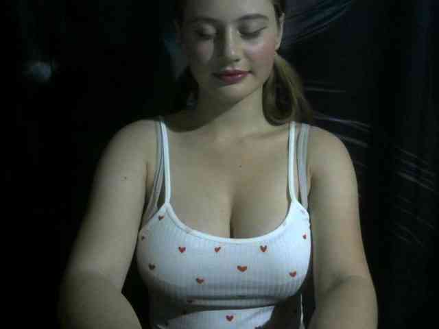Lizzie0Saint webcam