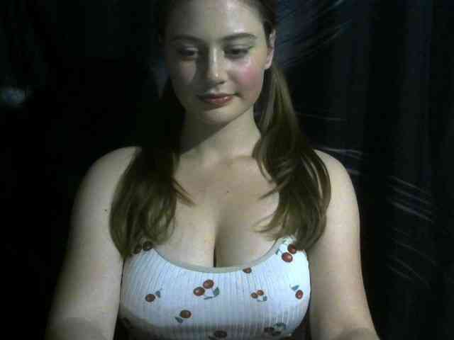 Lizzie0Saint webcam