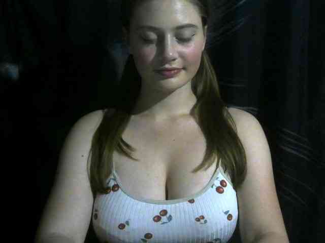 Lizzie0Saint webcam