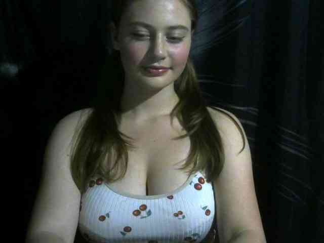 Lizzie0Saint webcam