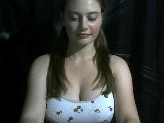 Lizzie0Saint webcam