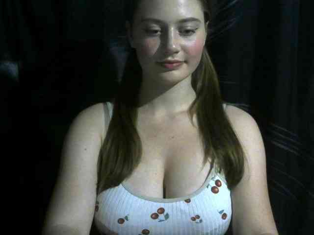 Lizzie0Saint webcam