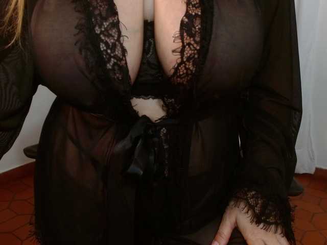 Manuela420sexy's BongaCams show and profile