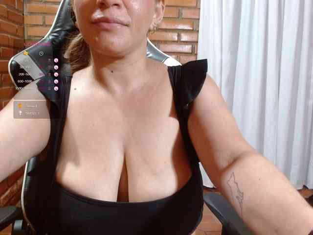 Manuela420sexy Live Webcam on BongaCams