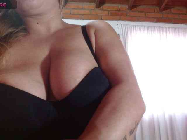 Manuela420sexy Live Webcam on BongaCams