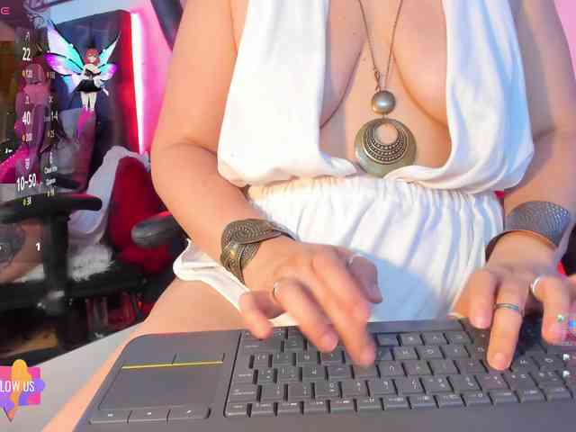samanthaa-curvy webcam