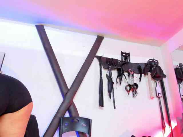 samanthaa-curvy webcam