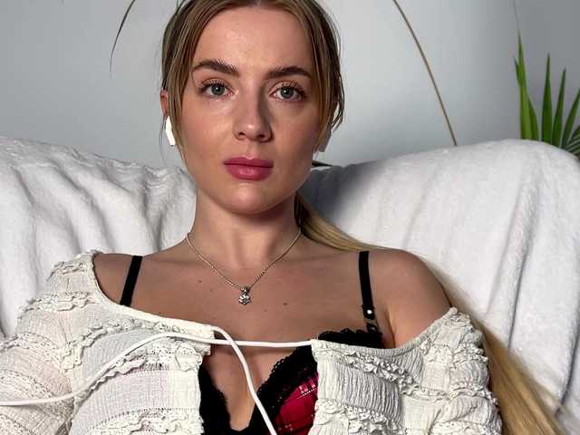 BarbieSize's BongaCams show and profile