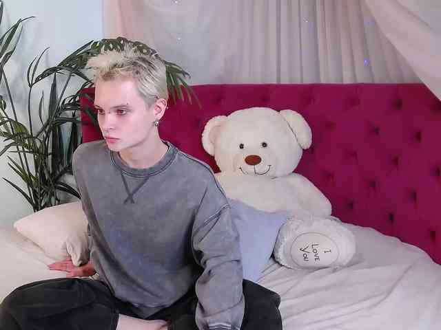 DemianEnglen Live Webcam on BongaCams