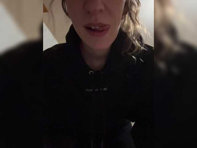 Chikipikin's BongaCams show and profile