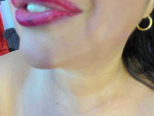 Gianahomi's BongaCams show and profile