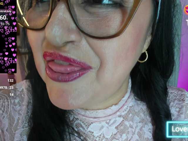 Gianahomi's BongaCams show and profile