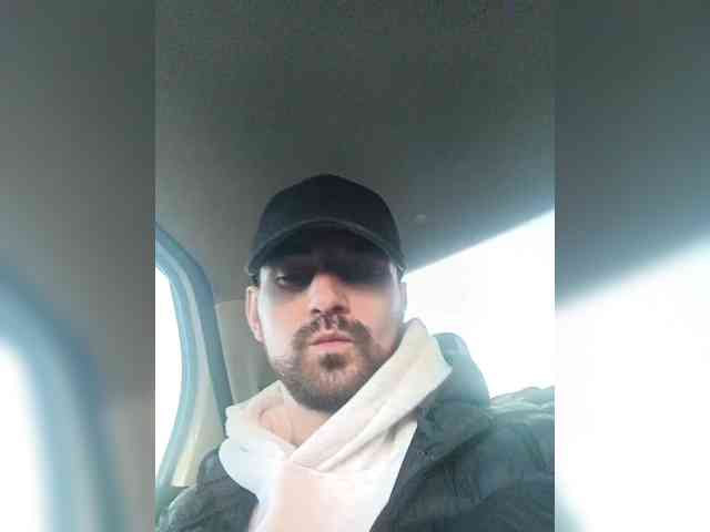 Maks-915 Live Webcam on BongaCams