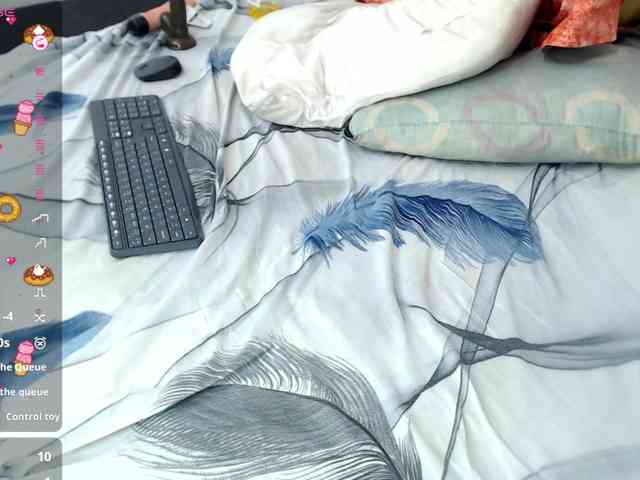 DaphneeGlow1 webcam