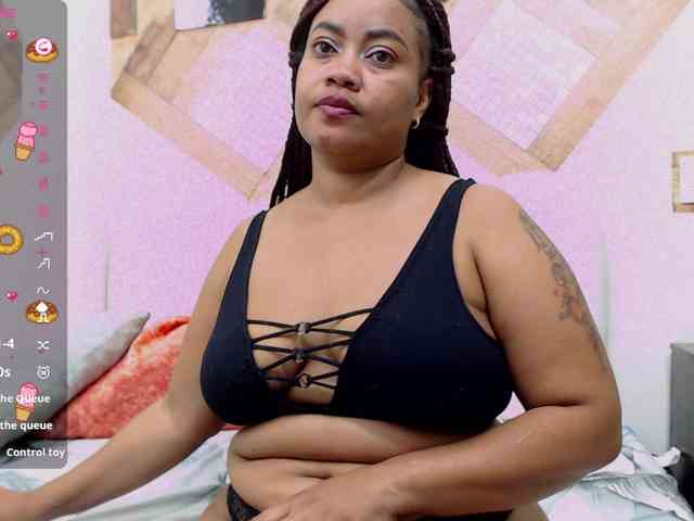 DaphneeGlow1 webcam