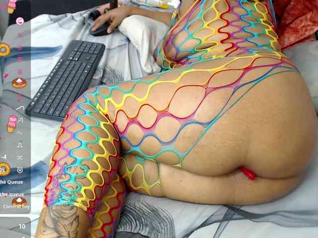 DaphneeGlow1 webcam