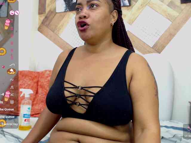 DaphneeGlow1 webcam