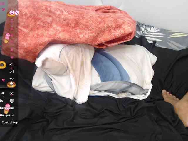 DaphneeGlow1 webcam