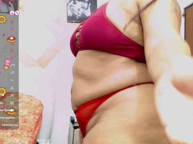 DaphneeGlow1 webcam