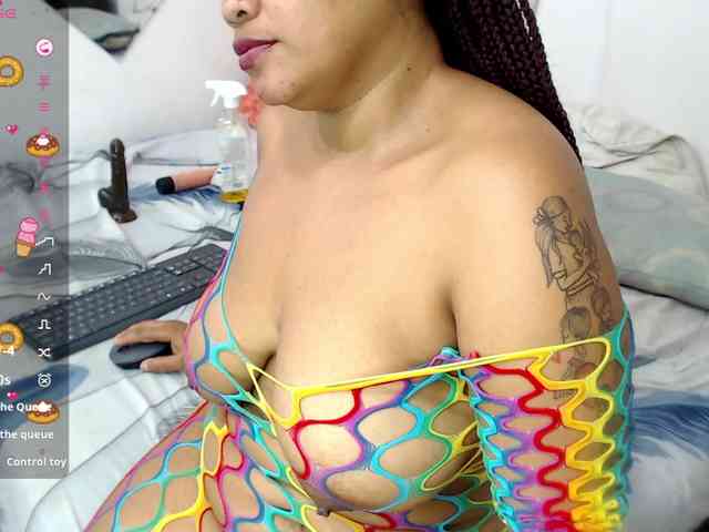 DaphneeGlow1 webcam