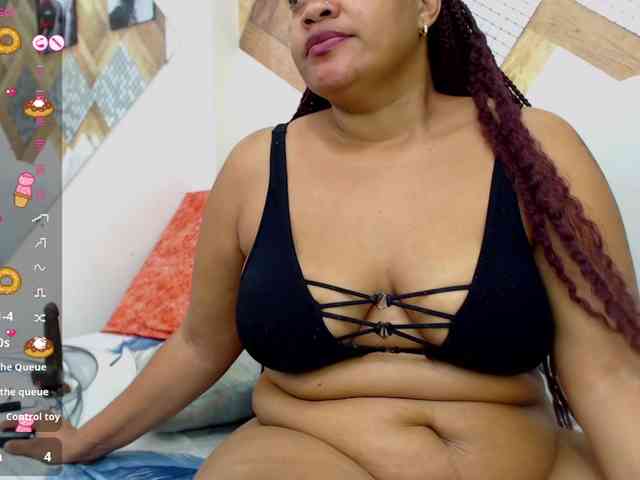 DaphneeGlow1 webcam