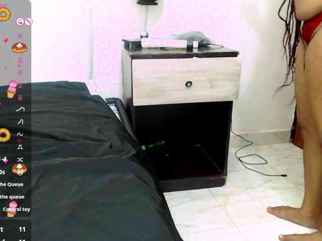 DaphneeGlow1 webcam