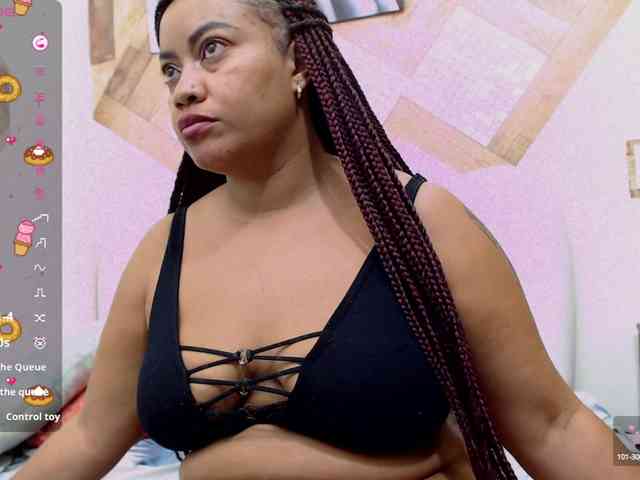 DaphneeGlow1 webcam