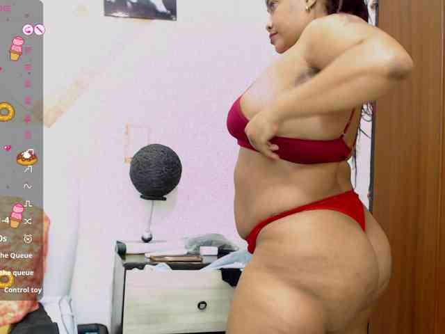 DaphneeGlow1 webcam