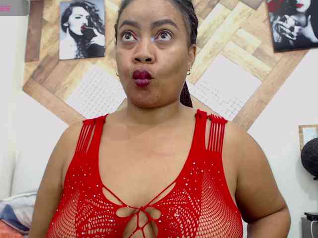 DaphneeGlow1 webcam