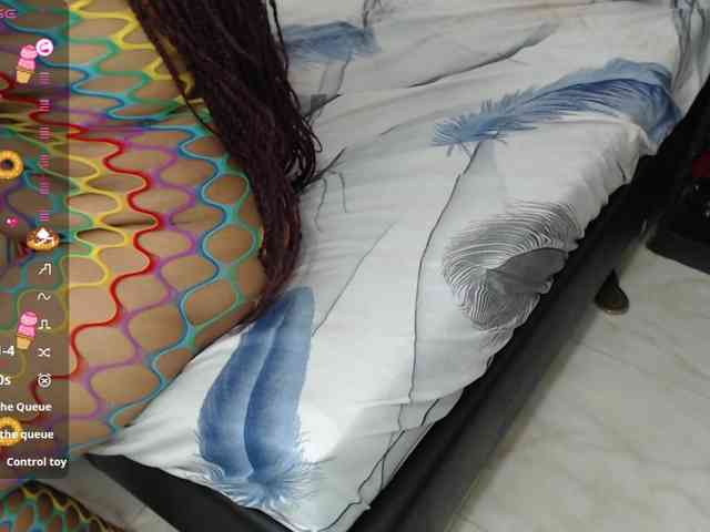 DaphneeGlow1 webcam