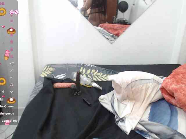 DaphneeGlow1 webcam