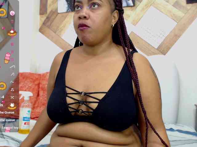 DaphneeGlow1 webcam