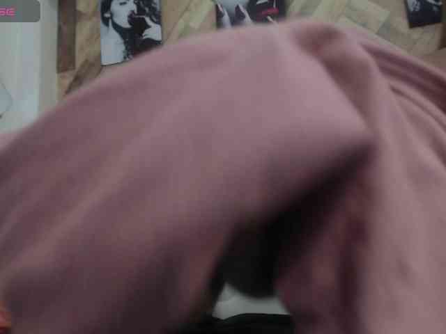 DaphneeGlow1 webcam