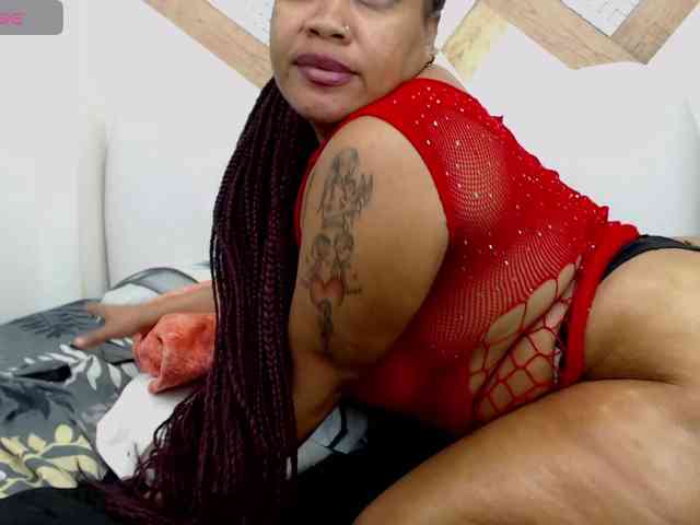DaphneeGlow1 webcam
