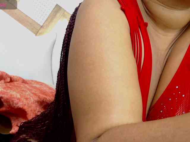DaphneeGlow1 webcam