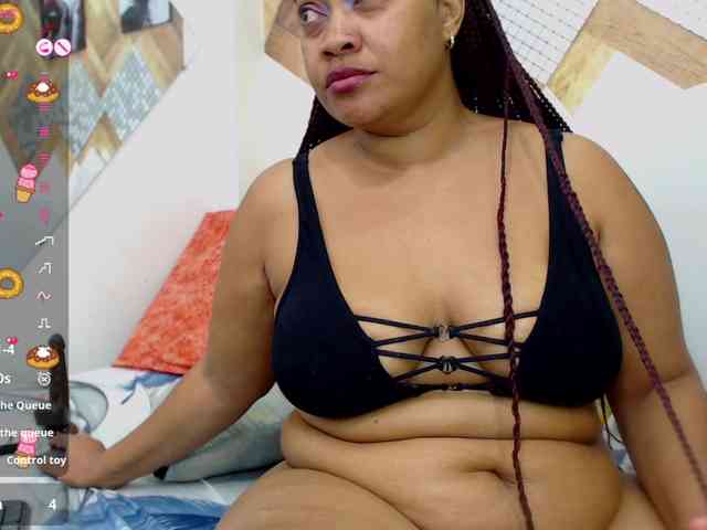 DaphneeGlow1 webcam